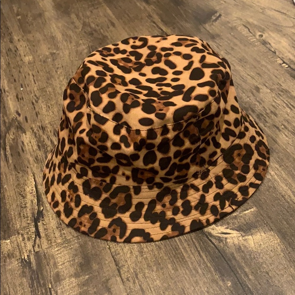 Cheetah print bucket hat